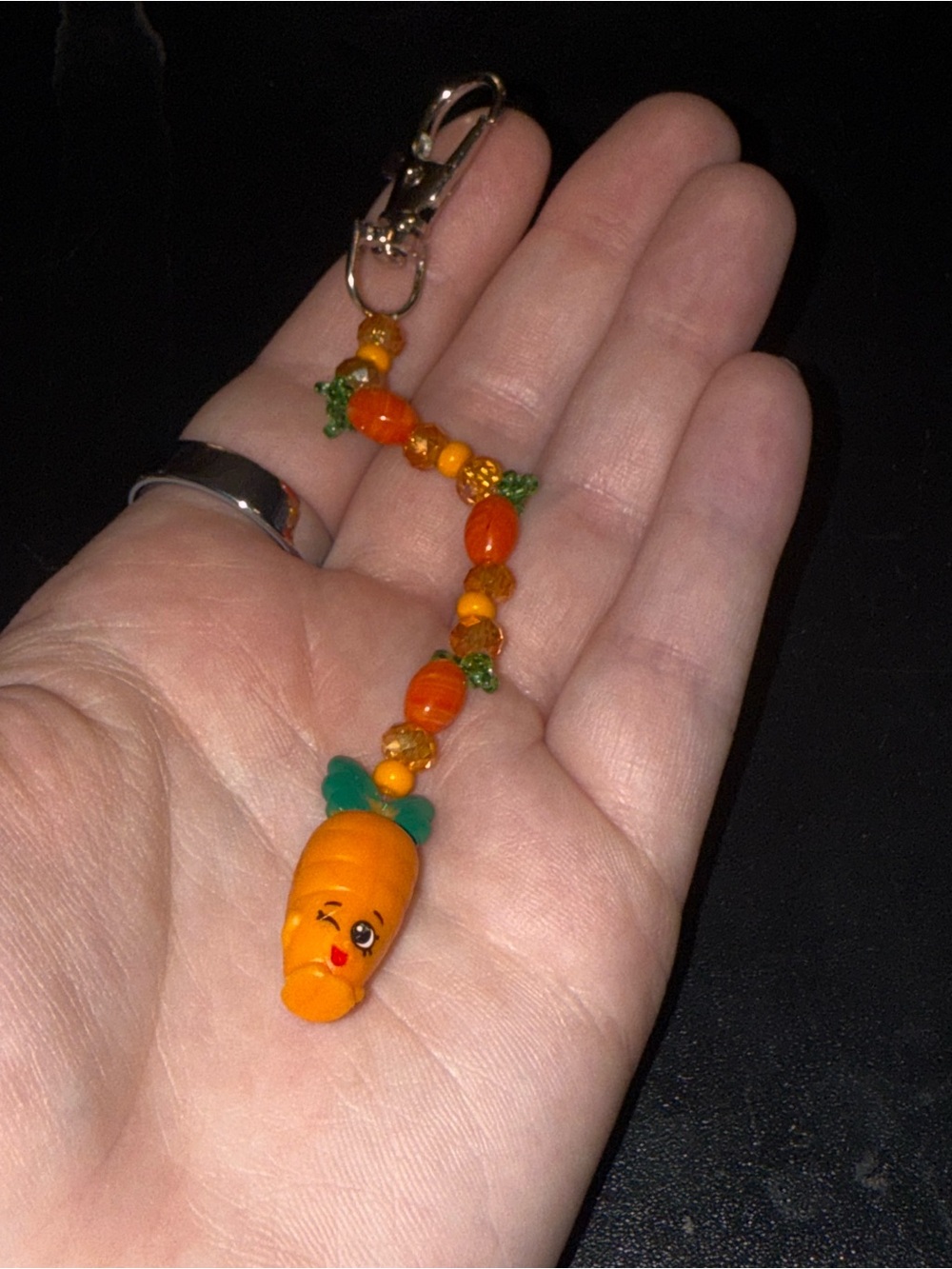 Shopkins Carrot Keychain - Picture 2 of 3